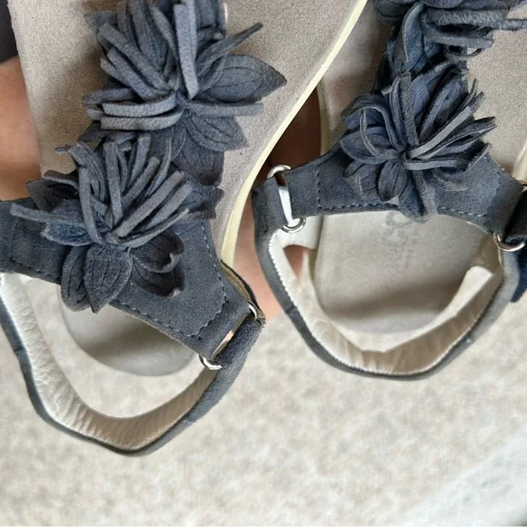 IGI & Co. Slate Blue/Gray Suede Italian-made Floral Fringe Women's Sandals 37 - Picture 4 of 6